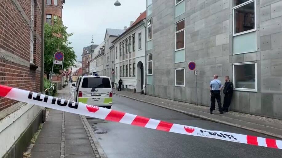 LIGE NU: Politiet i hemmelig auktion - flere gader spærret af