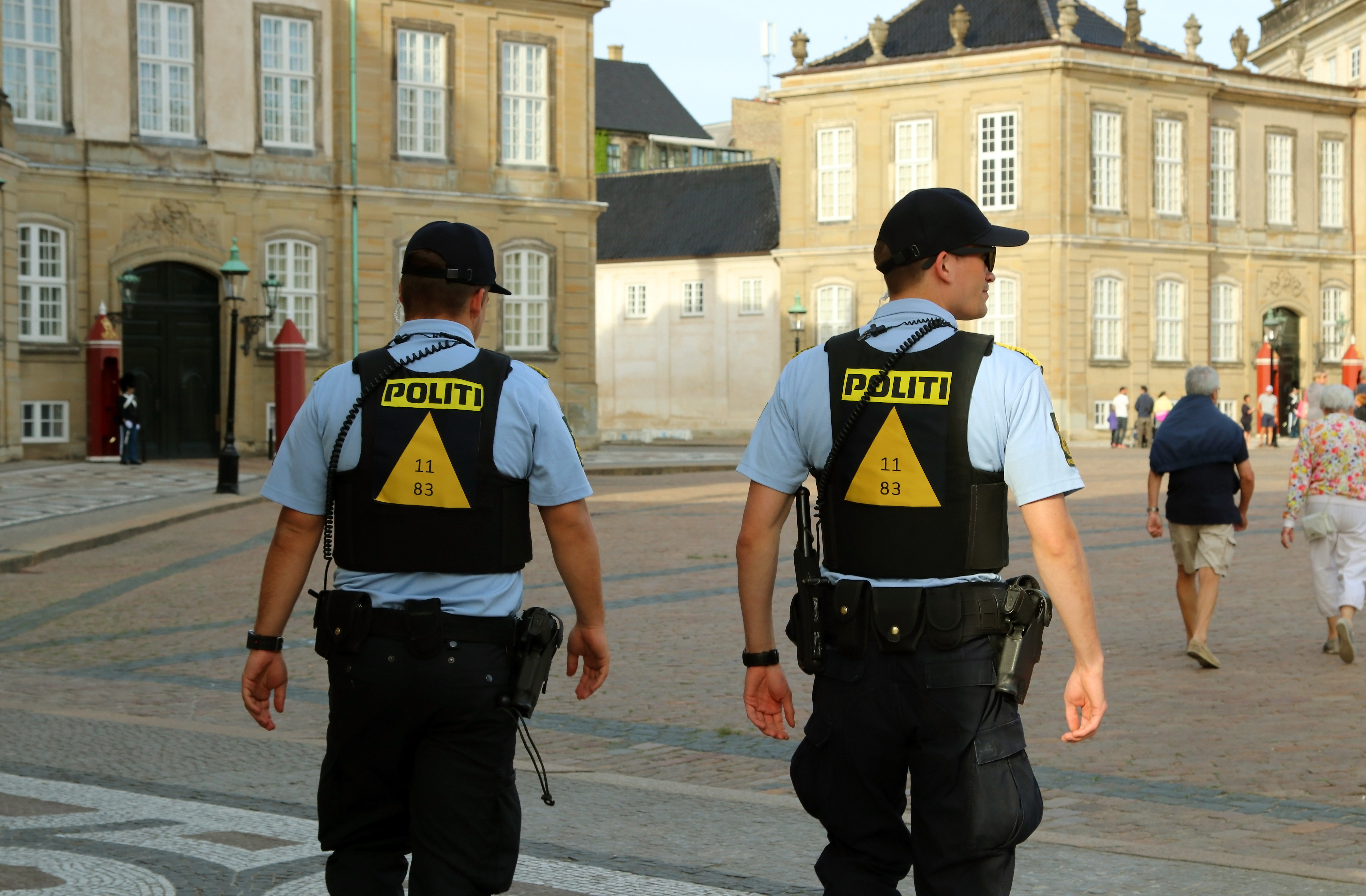 Politiet efterlyser to mænd: Har du set dem?