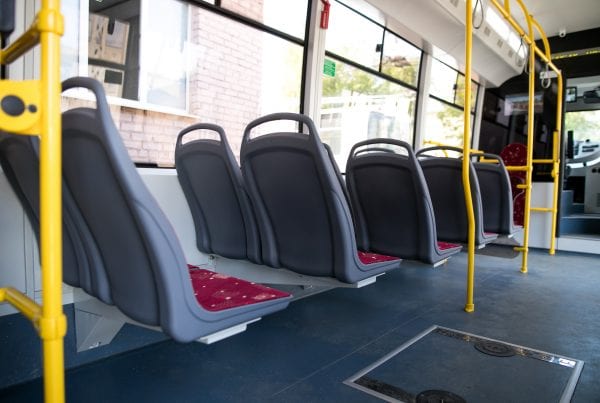 Bybus i voldsomt trafikuheld