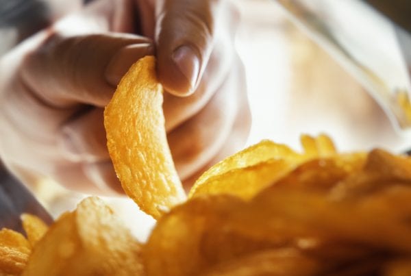 Efterlysning: 11-årig pige tilbudt chips af fremmed mand