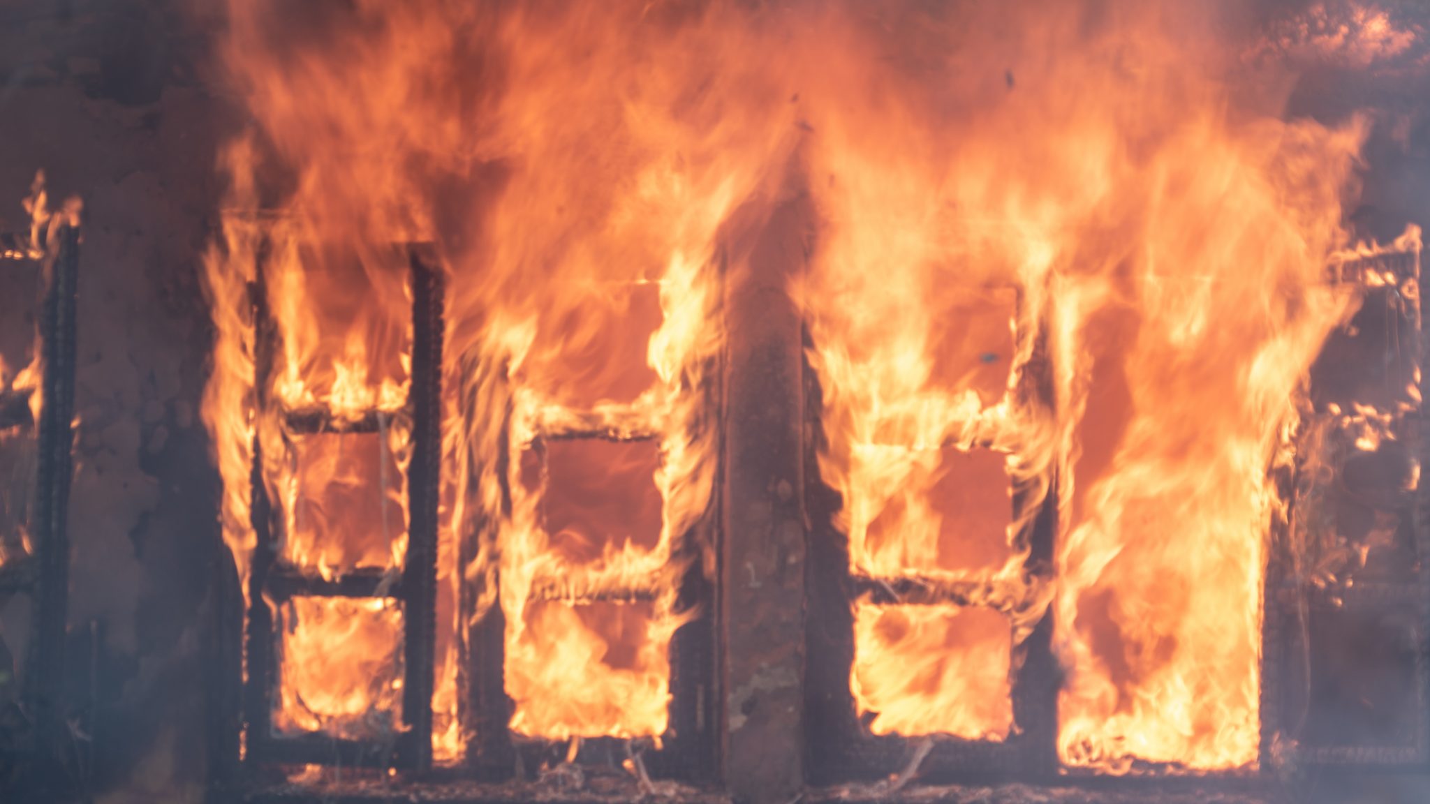 Voldsom husbrand: Kunne være gået helt galt