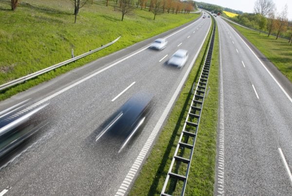 Motorvej spærres - erosion af jord under motorvejen