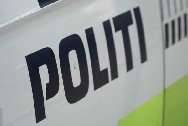 To personer påkørt af personbil