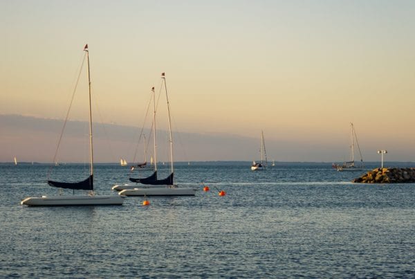 Badning ved strand frarådes - brud på spildevandsledning