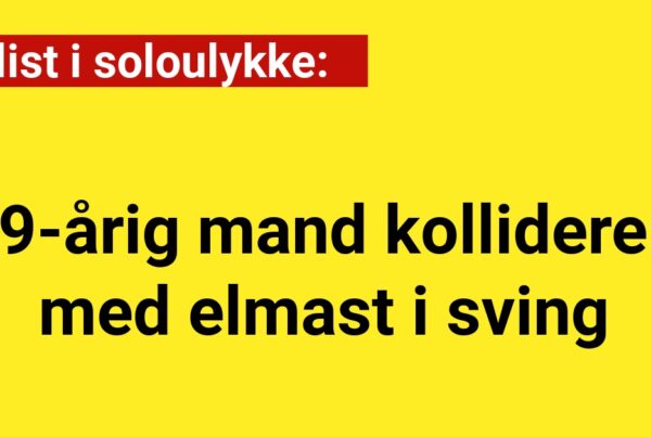 39-årig mandlig bilist kolliderer med elmast i sving