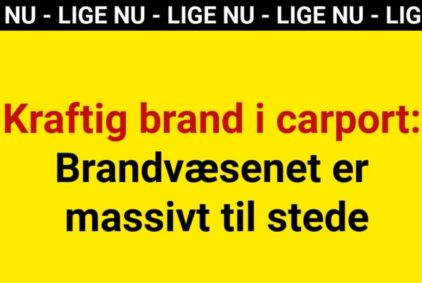 Kraftig brand i carport: Brandvæsenet er massivt til stede