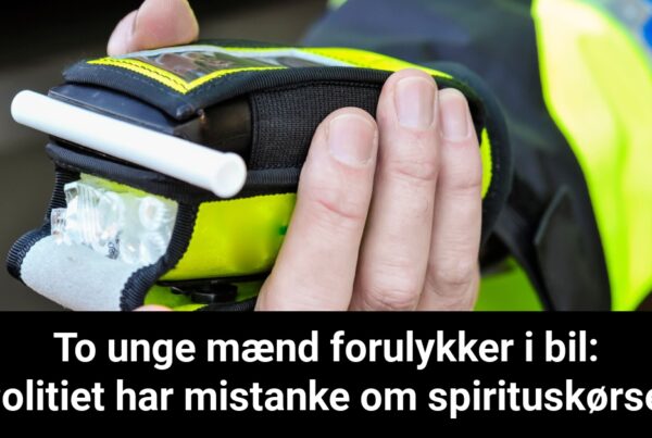 To unge mænd forulykker i bil: Politiet har mistanke om spirituskørsel