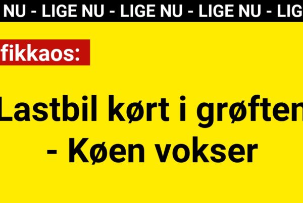 Trafikkaos: Lastbil kørt i grøften - Køen vokser