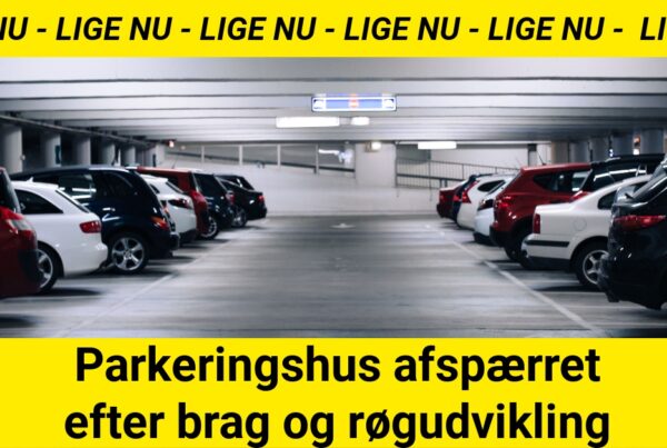 LIGE NU: Parkeringshus afspærret efter brag og røgudvikling