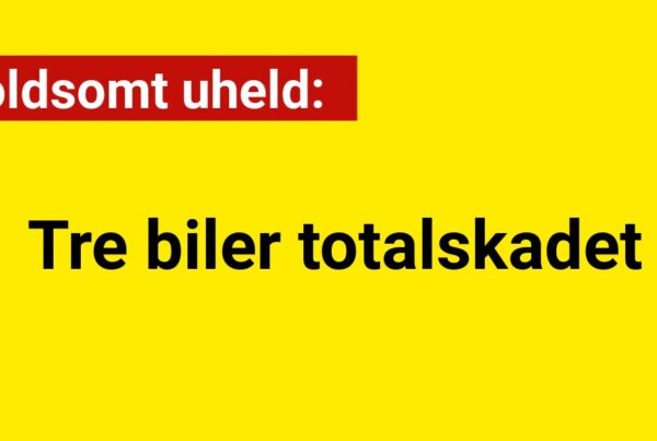 Voldsomt uheld: Tre biler totalskadet