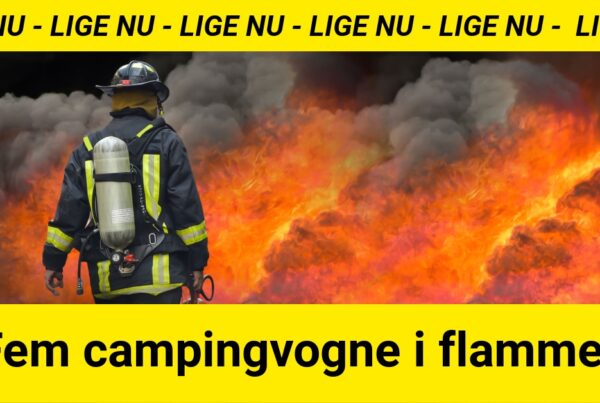 Fem campingvogne i flammer