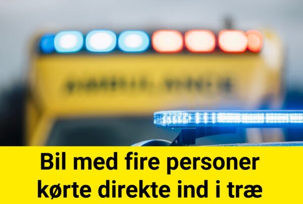 Bil med fire personer kørte direkte ind i træ