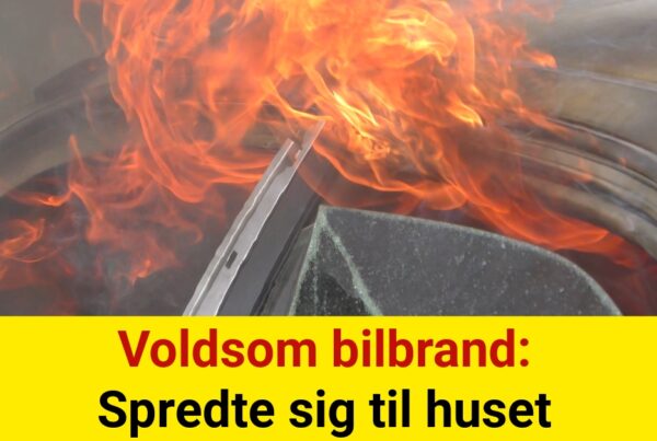 Voldsom bilbrand: Spredte sig til huset