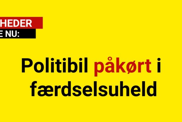 Politibil påkørt i færdselsuheld