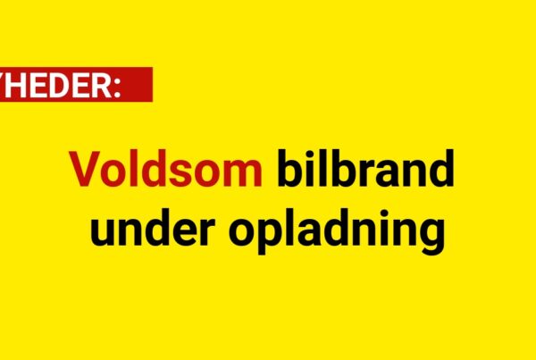 Voldsom bilbrand under opladning – alt er væk