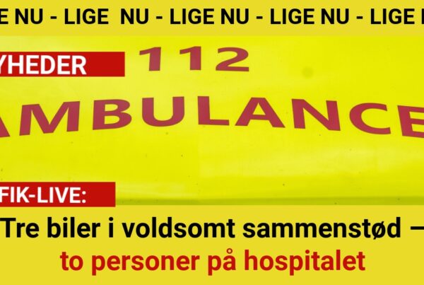Tre biler i voldsomt sammenstød – to personer på hospitalet