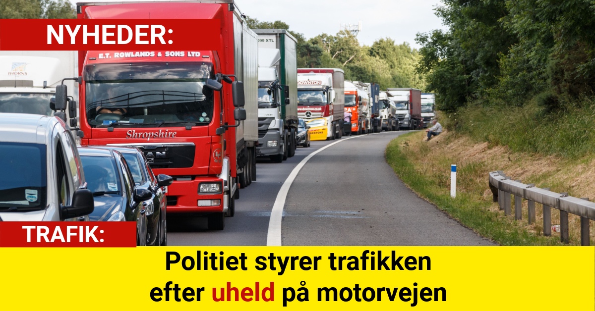 Politiet styrer trafikken efter uheld på motorvejen