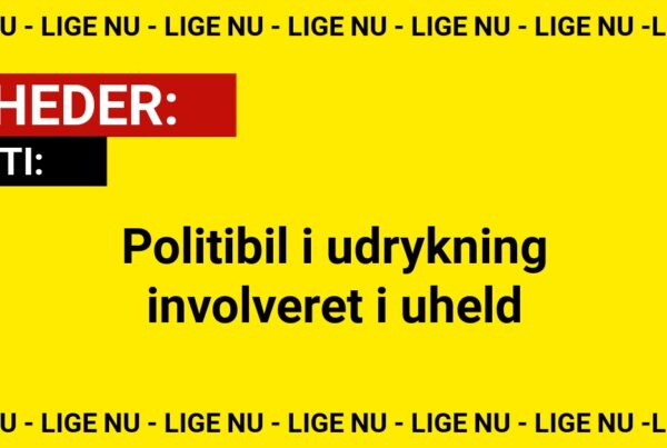 Politibil i udrykning involveret i uheld