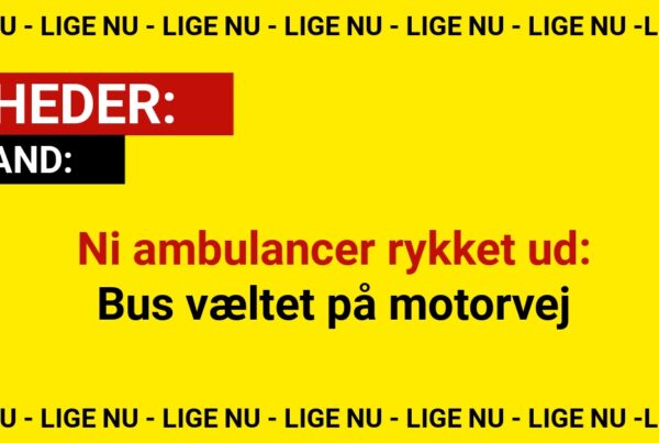 Ni ambulancer rykket ud: Bus væltet på motorvej