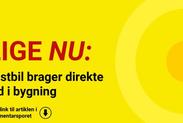 Lastbil brager direkte ind i bygning
