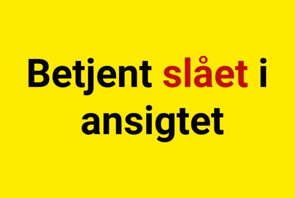 Betjent slået i ansigtet