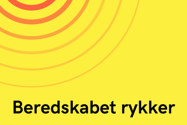 Beredskabet rykker massivt ud: Brand tæt på beboelse